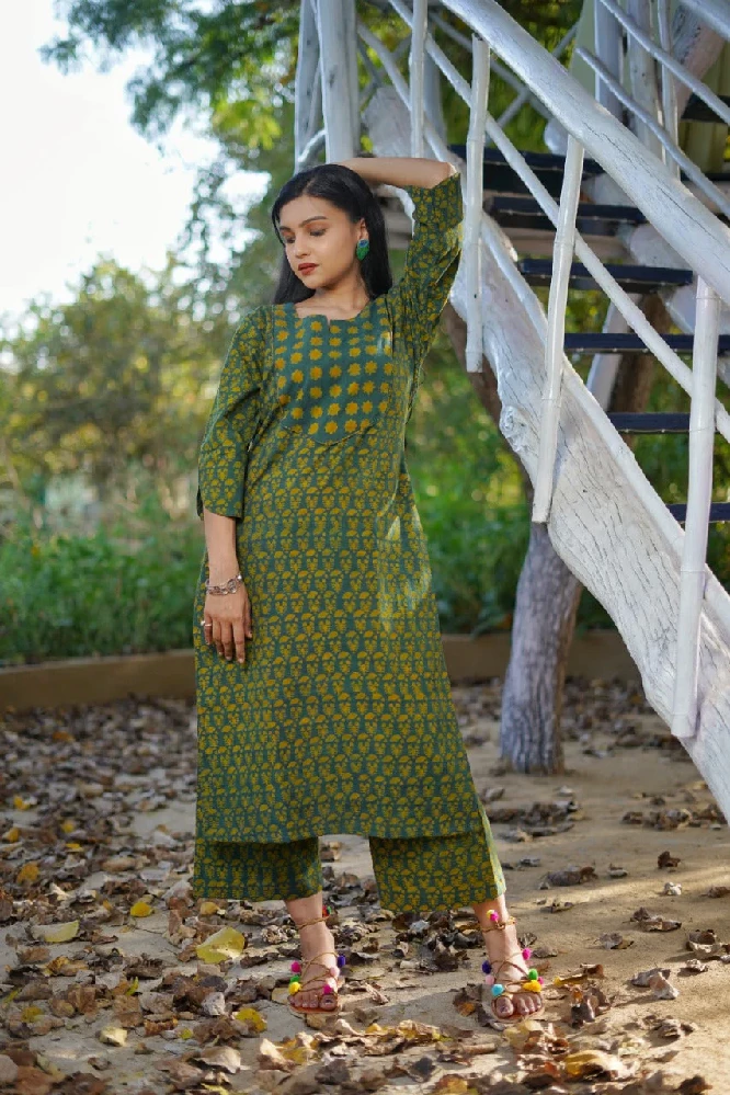 Green Ajrakh Kurti Set with Yellow Star Hand-Block Patterns-4.webp